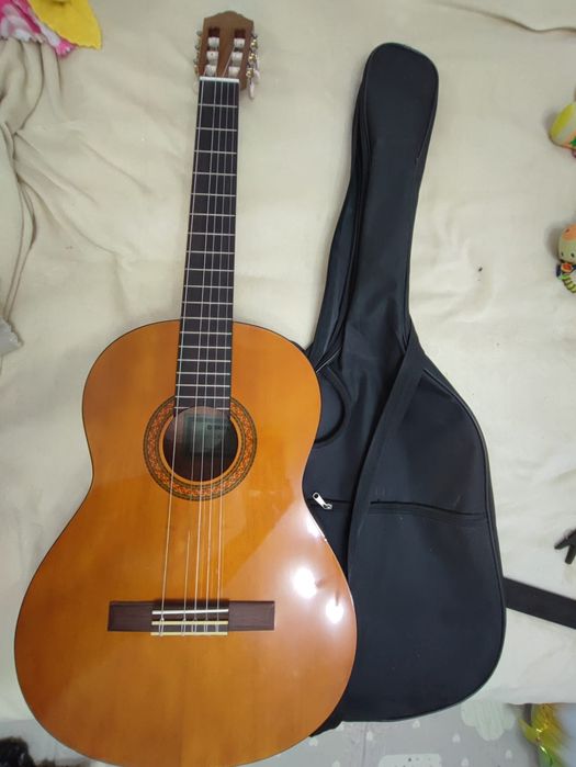 Гитара Yamaha C40 могу за 40 тысяч отдать!!