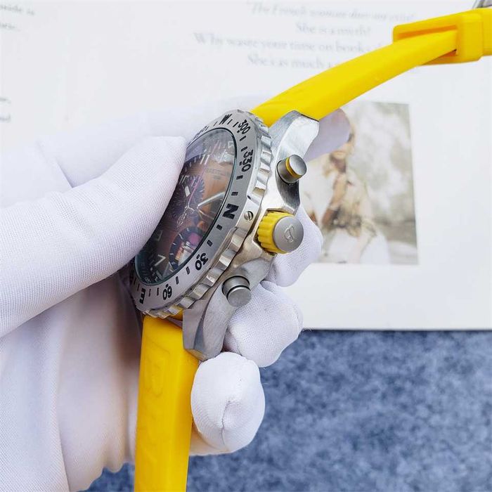 Кварцов мъжки часовник Breitling Endurance Pro Yellow