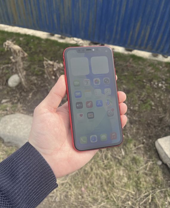 Продам телефон Айфон 11