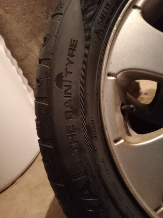 Оригинални джанти с летни гуми Paegot