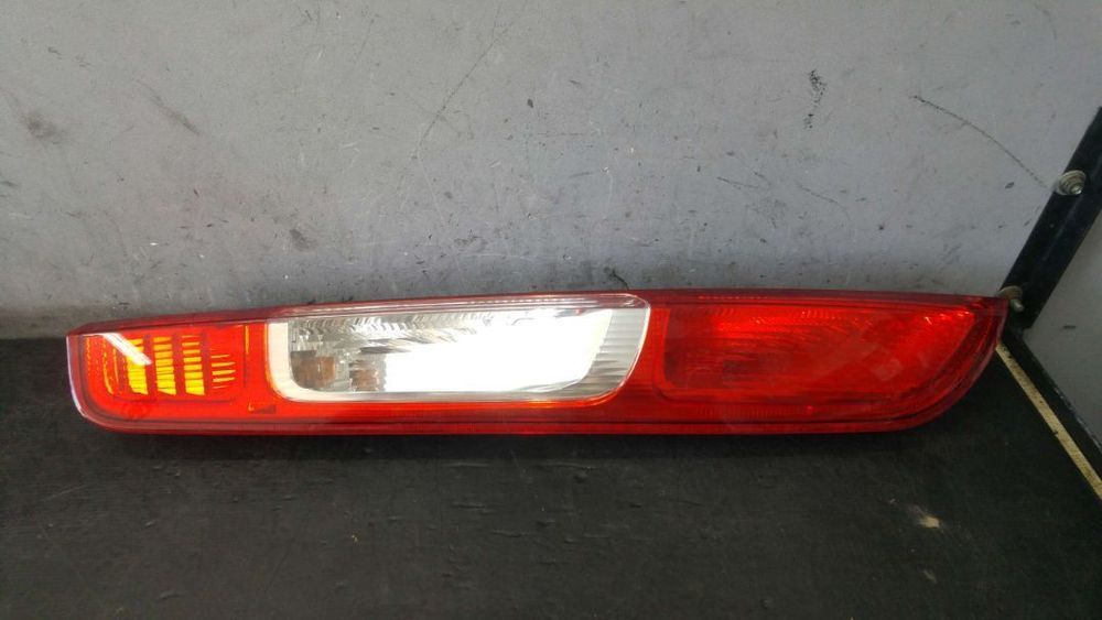 Stop tripla lampa stanga ford focus 2 hatchback da hcp dp 4m5113405a