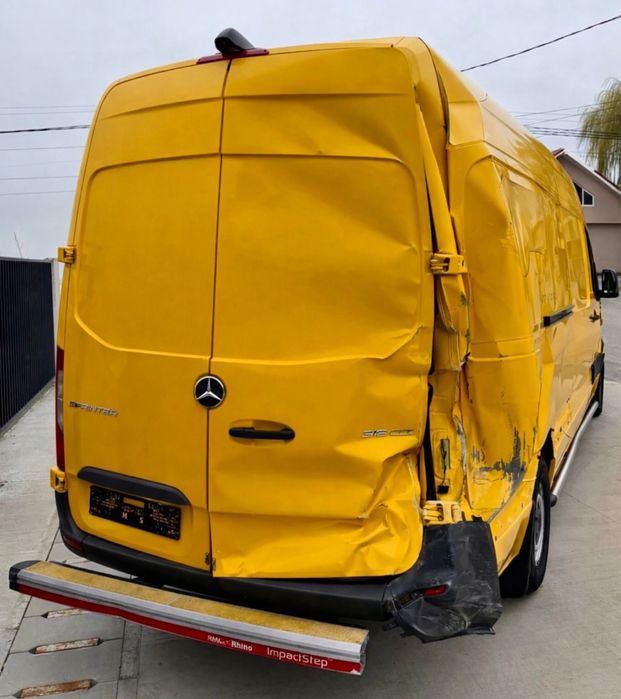 Dezmembrez Mercedes Sprinter 907 an 2020 motor 2.2 Volan stanga avaria