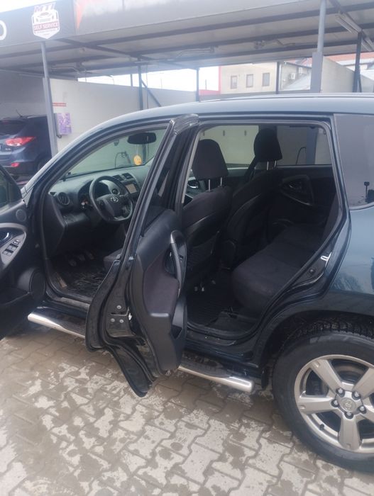 Vând Toyota Rav 4
