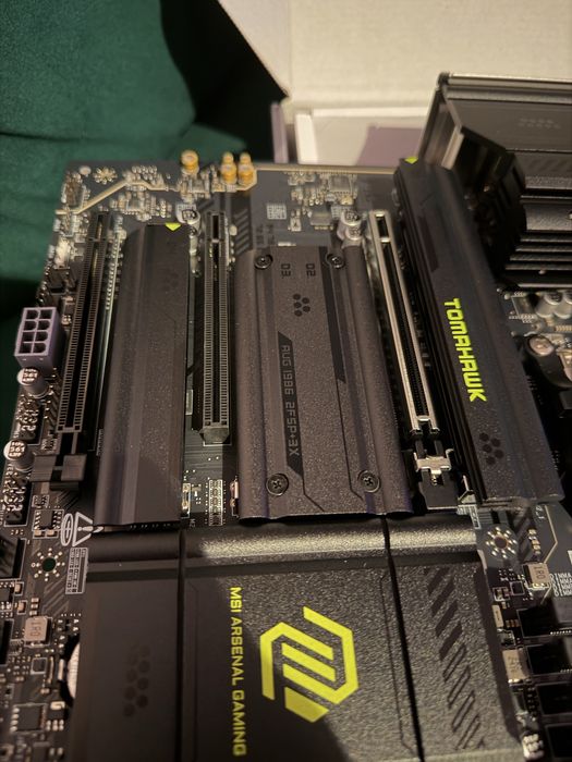 Placă de bază MSI MAG X870 Tomahawk WiFi – AM5, DDR5, PCIe 5.0 (Nouă)