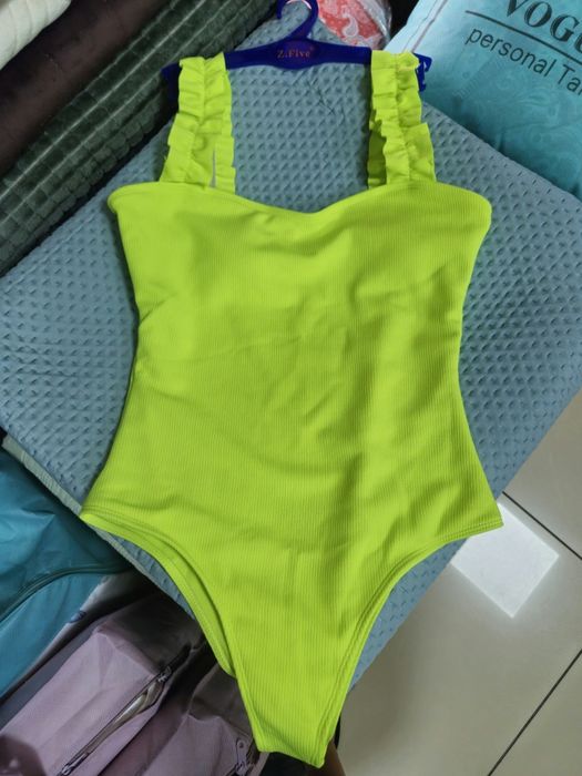 Продам  купальник