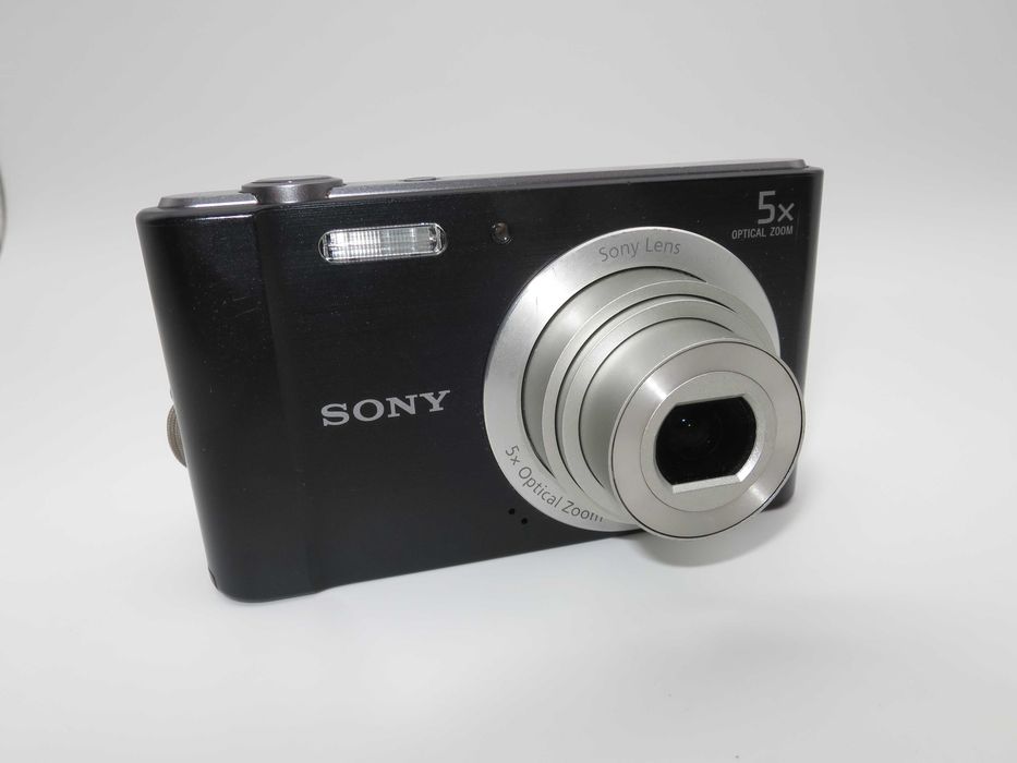 Sony Cyber-shot DSC W800 ултра компактен цифро фотоапарат в черен цвят, дигитална камера 20.1 MP CCD, 5x Оптичен Зум, като НОВА, работи отлично!