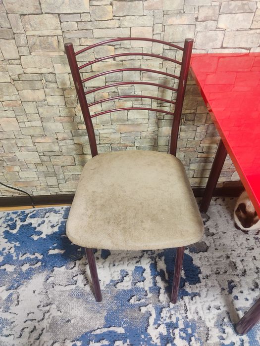 Стол и 6 стульев