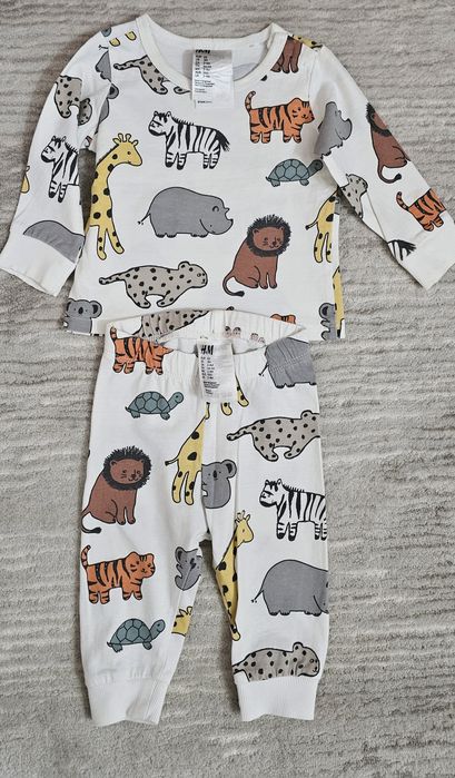 Set 2 pijamale HM marime 62 (3 luni)