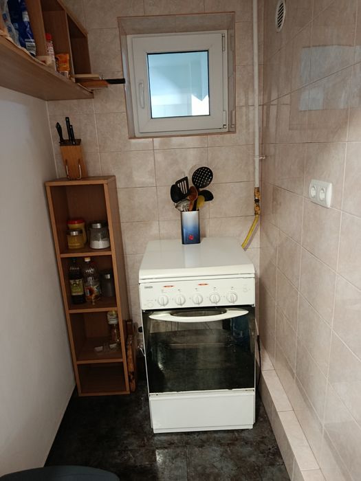 Vând urgent apartament 3 camere