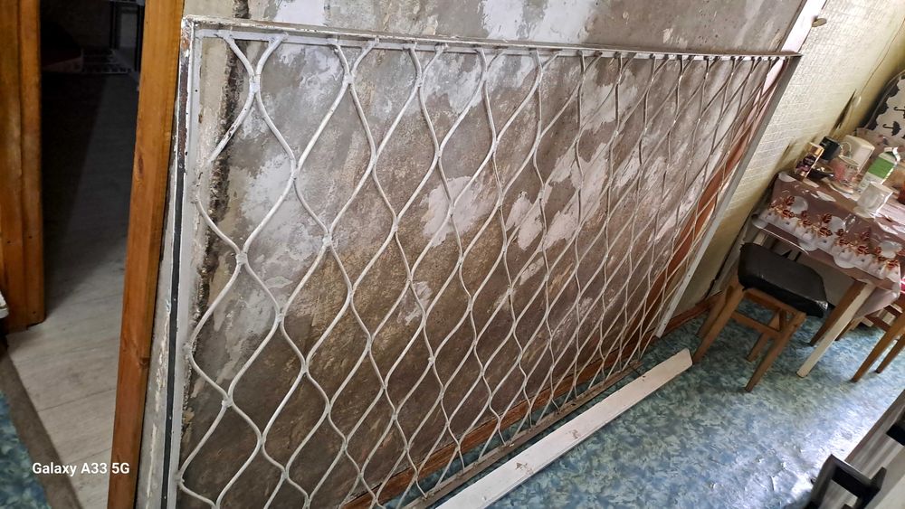 Решетка на окно б/у