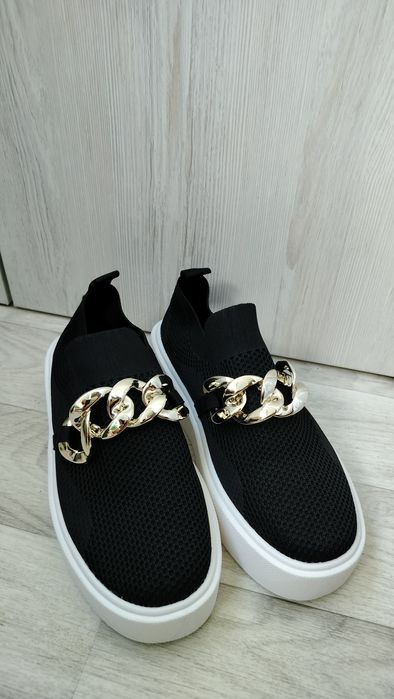 Удобная легкая обувь