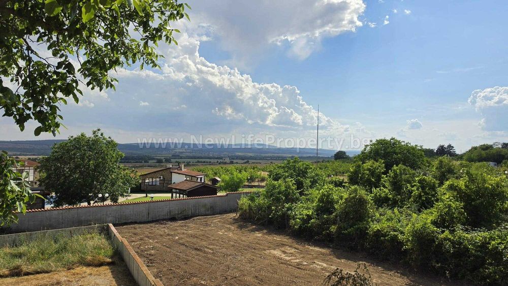 Двуетажна къща с басейн в с. Горица, обл. Бургас