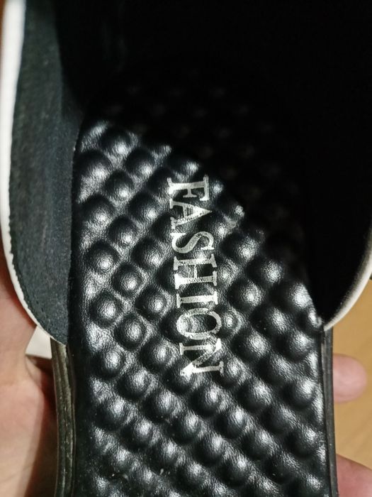 Белые босоножки 39