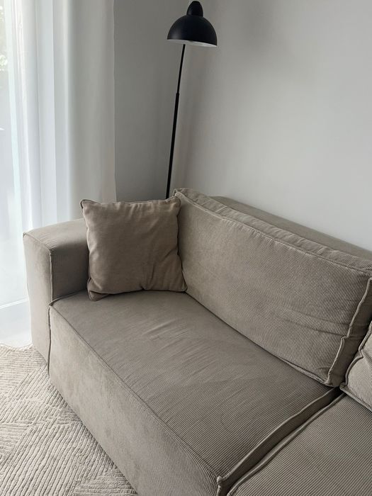 Canapea beige in stare foarte buna