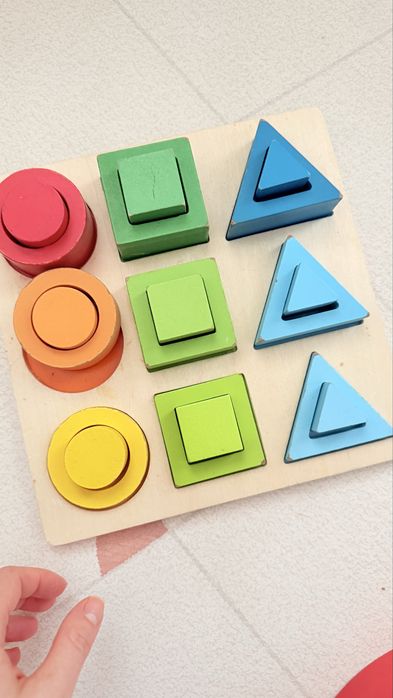 Лот Дървени Montessori играчки Hape и др.