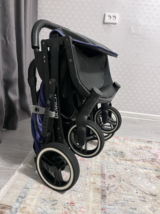 Продам прогулочную коляску