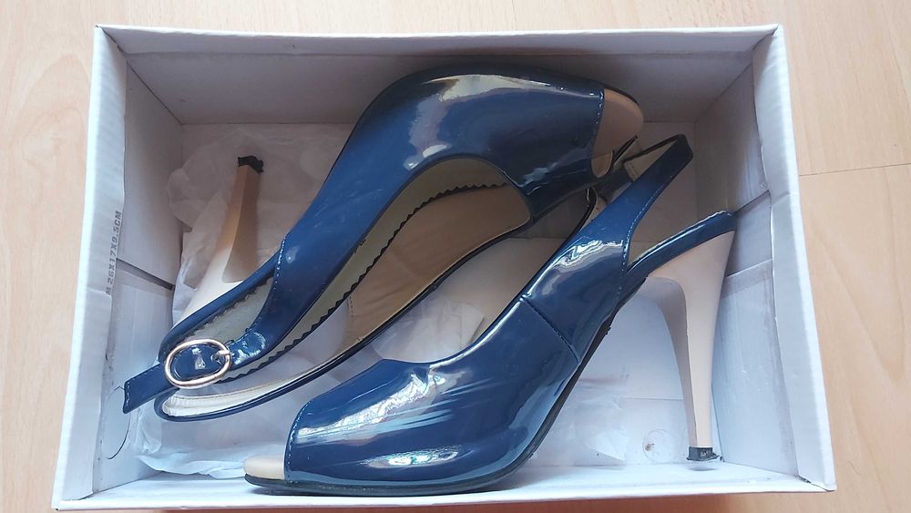 Pantofi cu toc, marimea 36