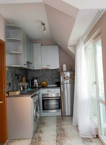 Дава се под наем Двустаен апартамент в Бургас, Център - 52 кв.м за 548.25 € - Снимка #3