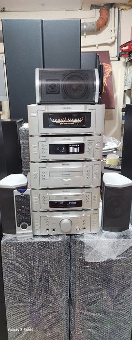 Sistem Universum complet cu sateliți Surround și telecomandă