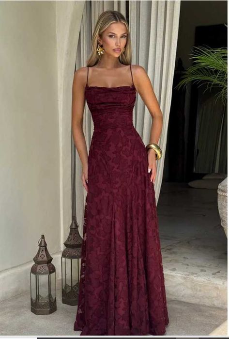 Rochie noua lunga eleganta marime XS-potrivita pentru banchet sau nunta