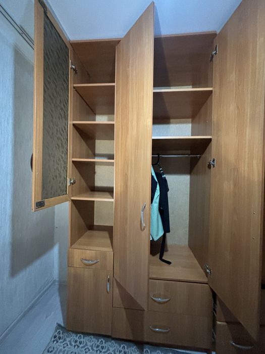 Шкаф Пенал в отличном состояний