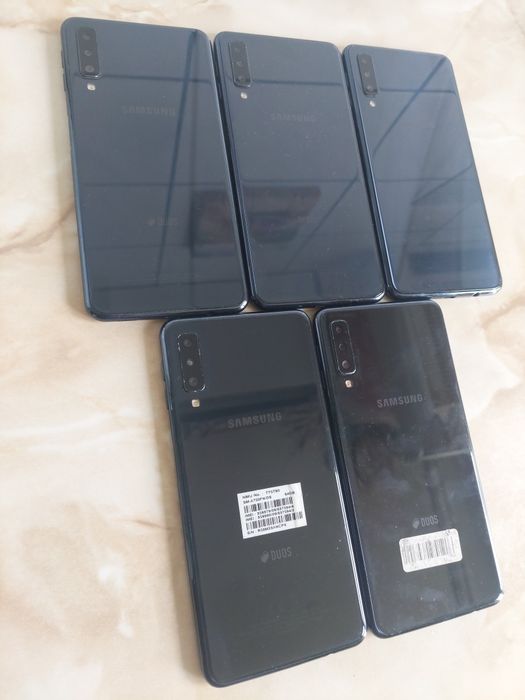 [A7] Vând 5x Samsung Galaxy A7 [pentru piese] [diferite defecte] //poze reale