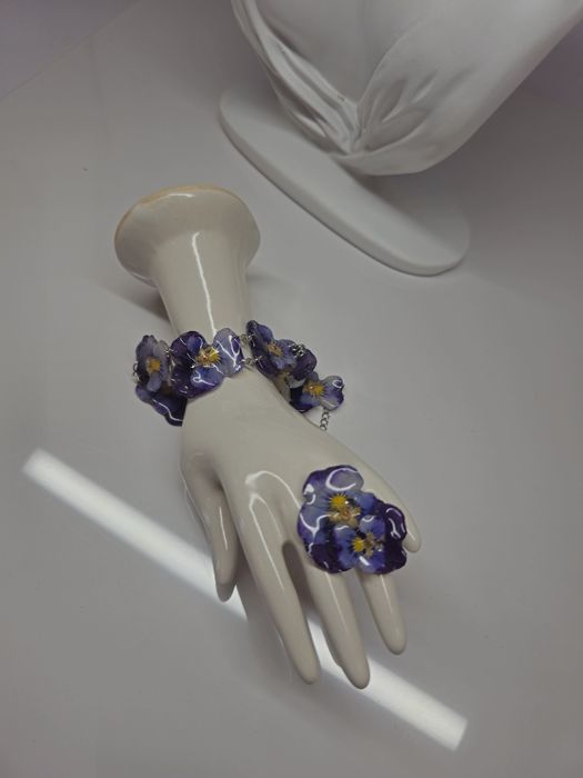 Комплект гривна, пръстен и обеци. Истински градински теменужки