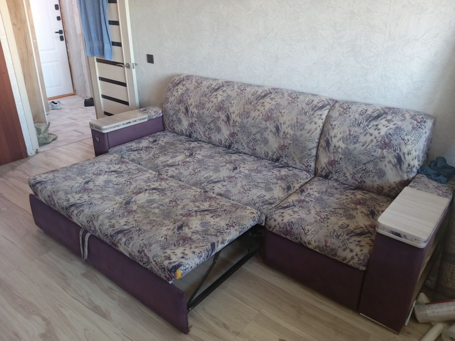 Продам диван срочно