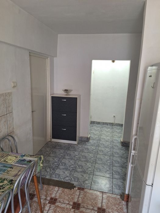 Inchiriez apartament cu 2 camere
