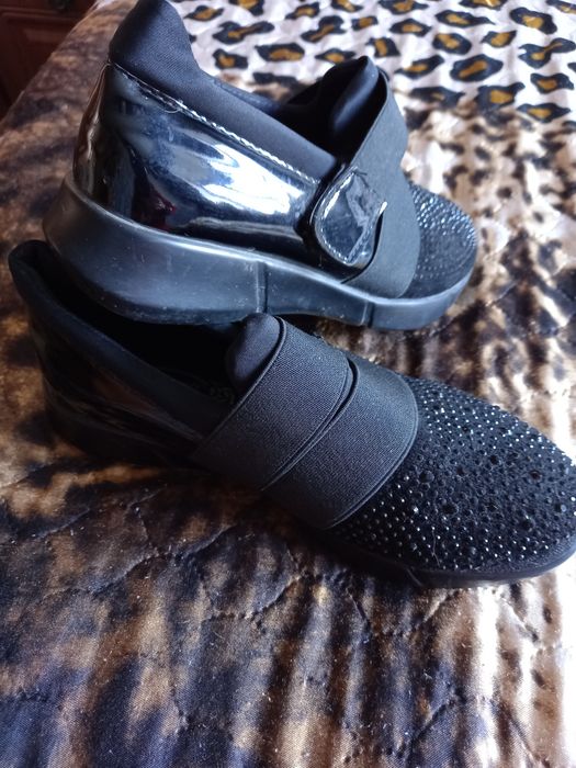 Продам в идеальном состоянии размер 37.