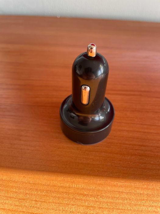 Трансмитер/Зареждач за кола