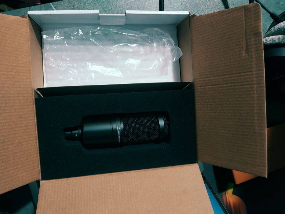 Микрофон AT2020 — студийное качество, как новый!