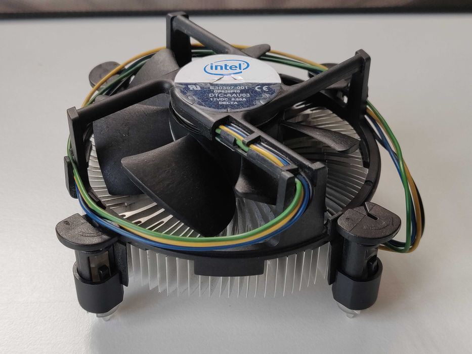 Вентилатор с охладител за Intel процесор, сокет 775