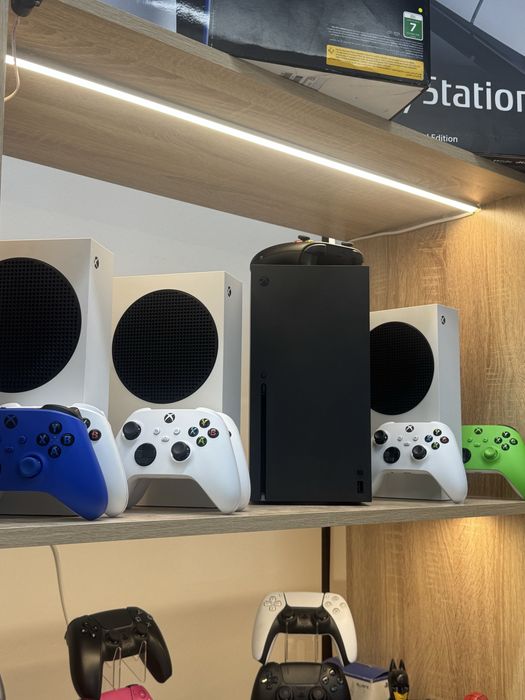 Xbox series S 512 гб 2дж