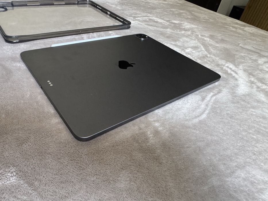 iPad Pro 12,9 inch (a 5-a generație) M1 128 GB + APPLE Pencil 2nd Gen