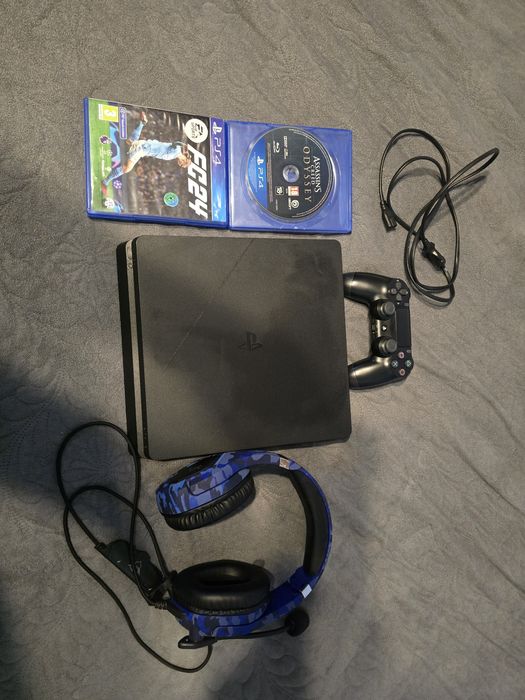 PS4 500 GB + Căști și Controller