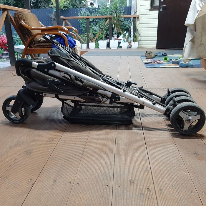 Детская складная коляска