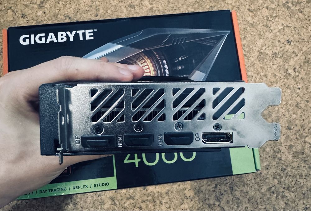 Продам RTX 4060 GIGABYTE 8 GB