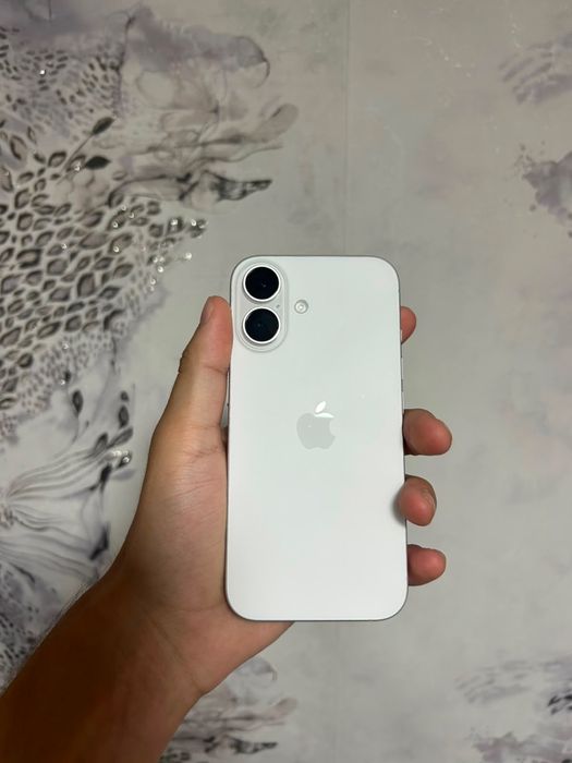 iPhone 16 с гарантией