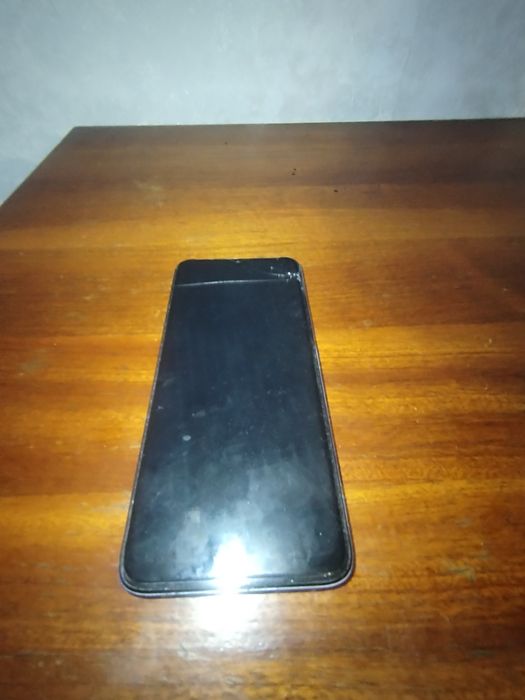 Продам телефон  Honor X 6a