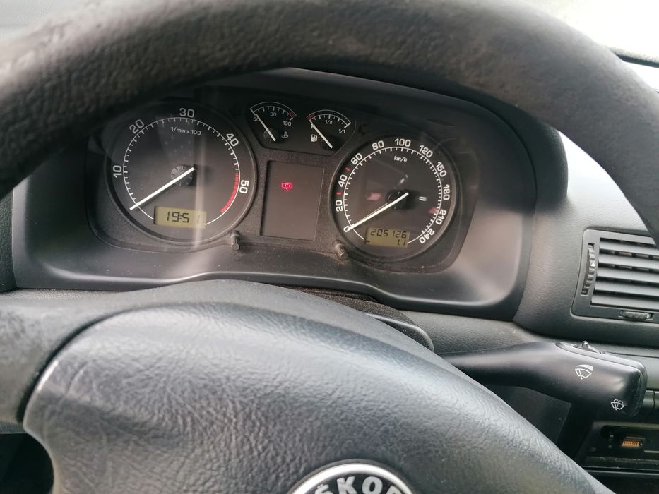 Dezmembrez skoda octavia 1, an 2008, 1.9tdi cod motor AGR 90cai  cod culoare 1U2174