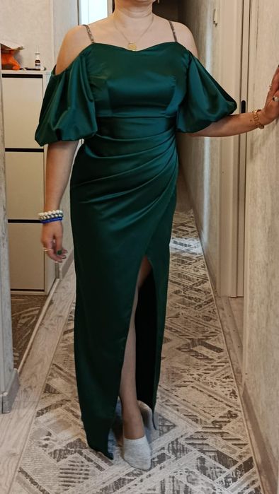 Вечернее атласное платье