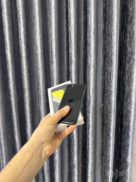 Iphone se 64 qora