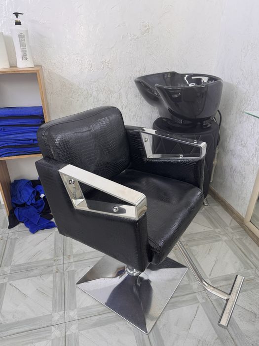 Продам парикмахерские кресла
