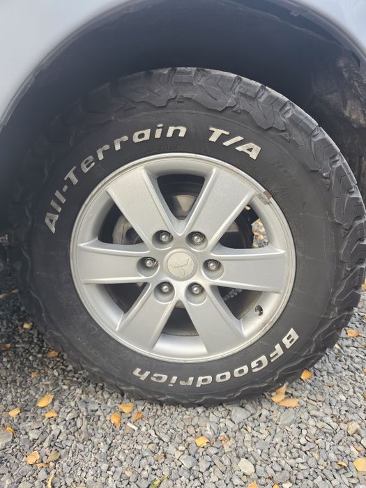 Продам резина 265,65,R17