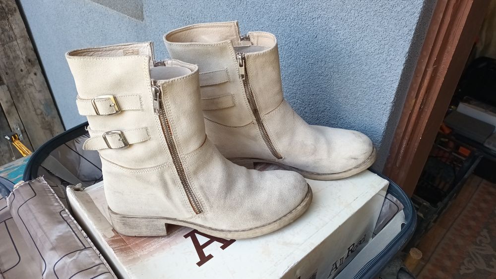 Италиански боти от естествен велур