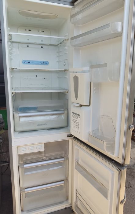 Холодильник LG двухкамерный