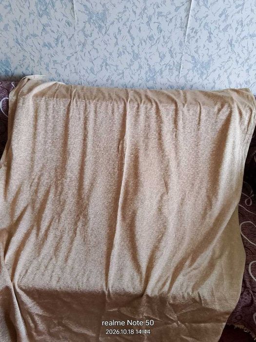 Плотные шторы,с х/б подкладом.Недорого.