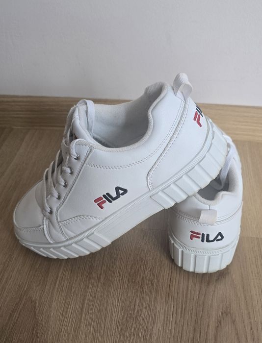 Дамски маратонки "Fila"
