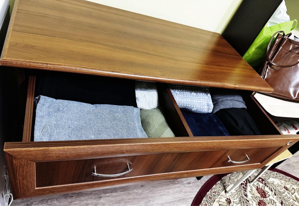 Срочно продам комод с глубокими ящиками